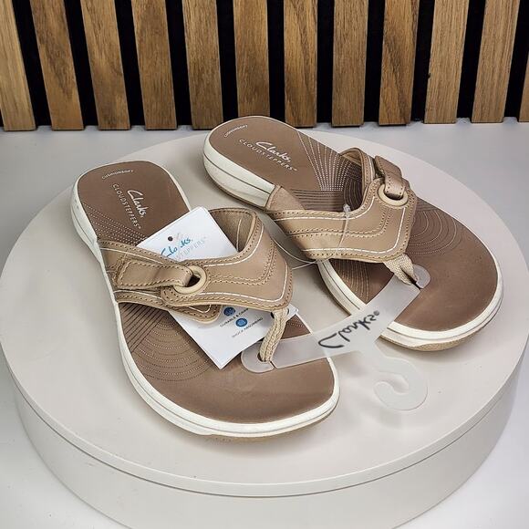 Clarks Shoes - NEW - Clarks Cloudsteppers Breeze Reyna Women’s Sand Flip Flop Sandals Size 6